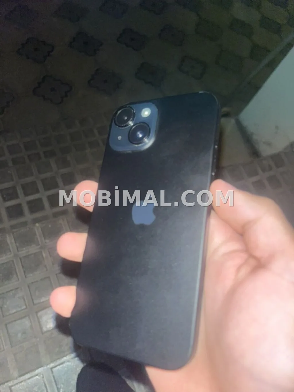 IPhone 15, Qara